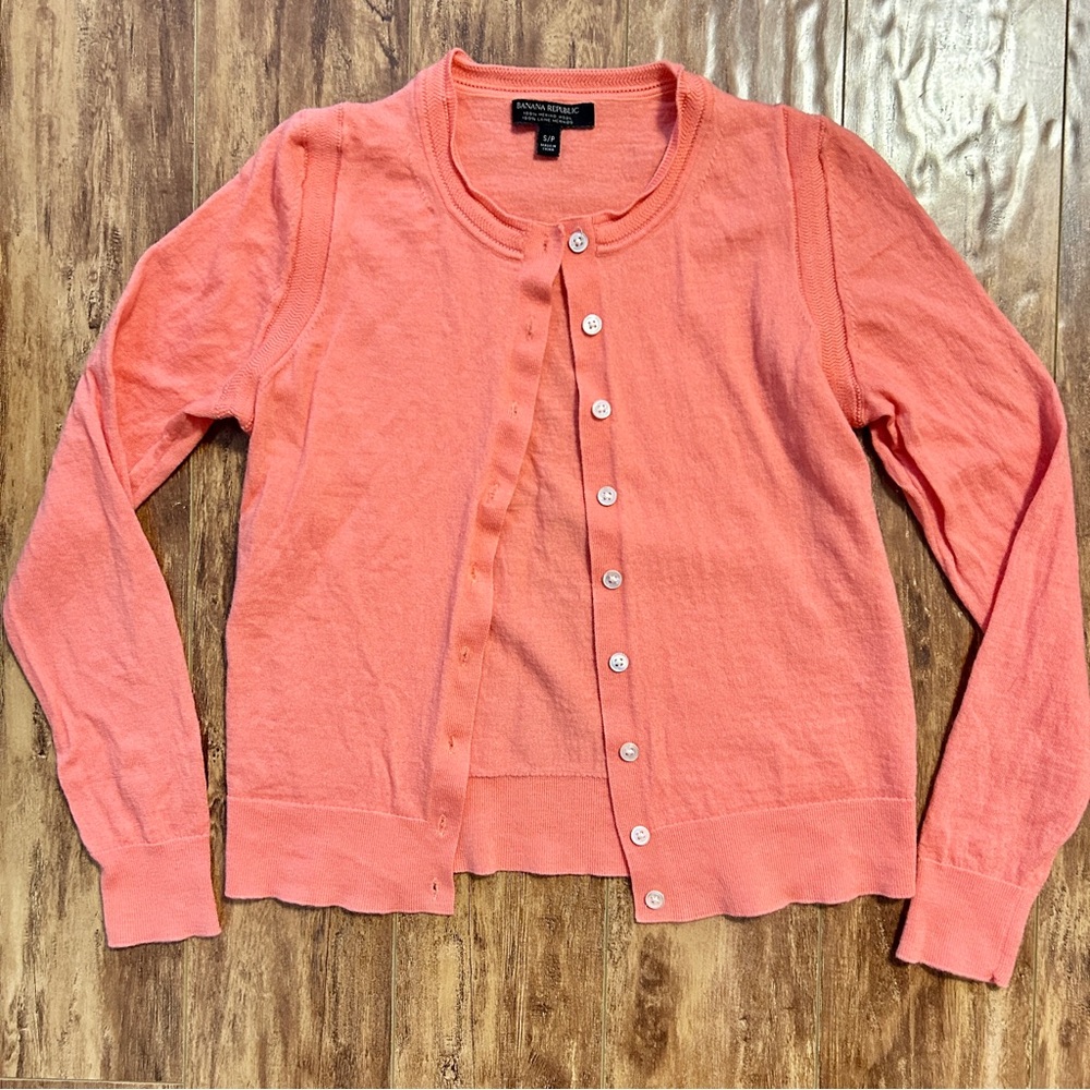 Banana Republic 100% Merino wool coral thin knit cardigan pink orange sweater Sm